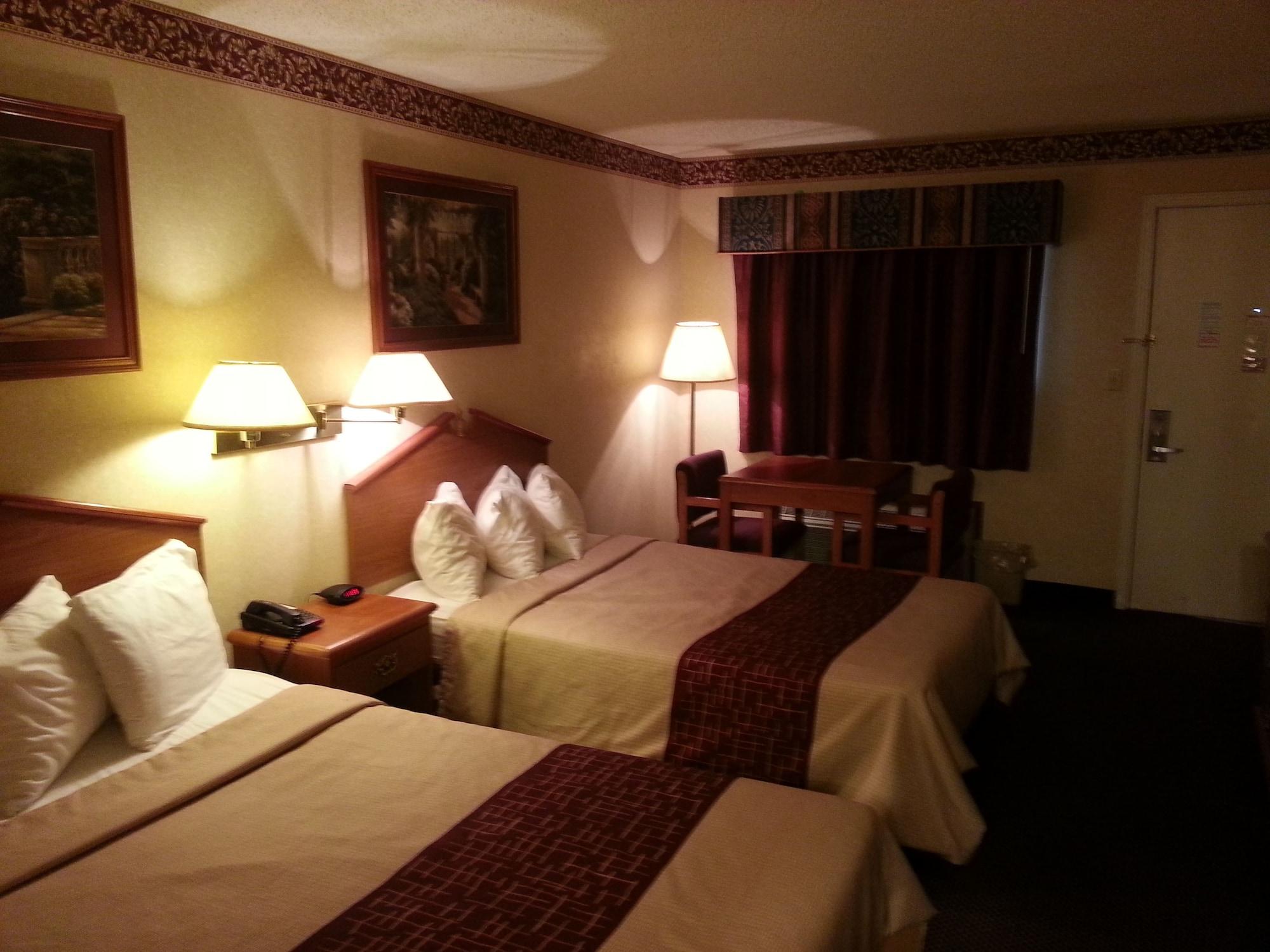 Days Inn & Suites By Wyndham Monroe Exteriör bild