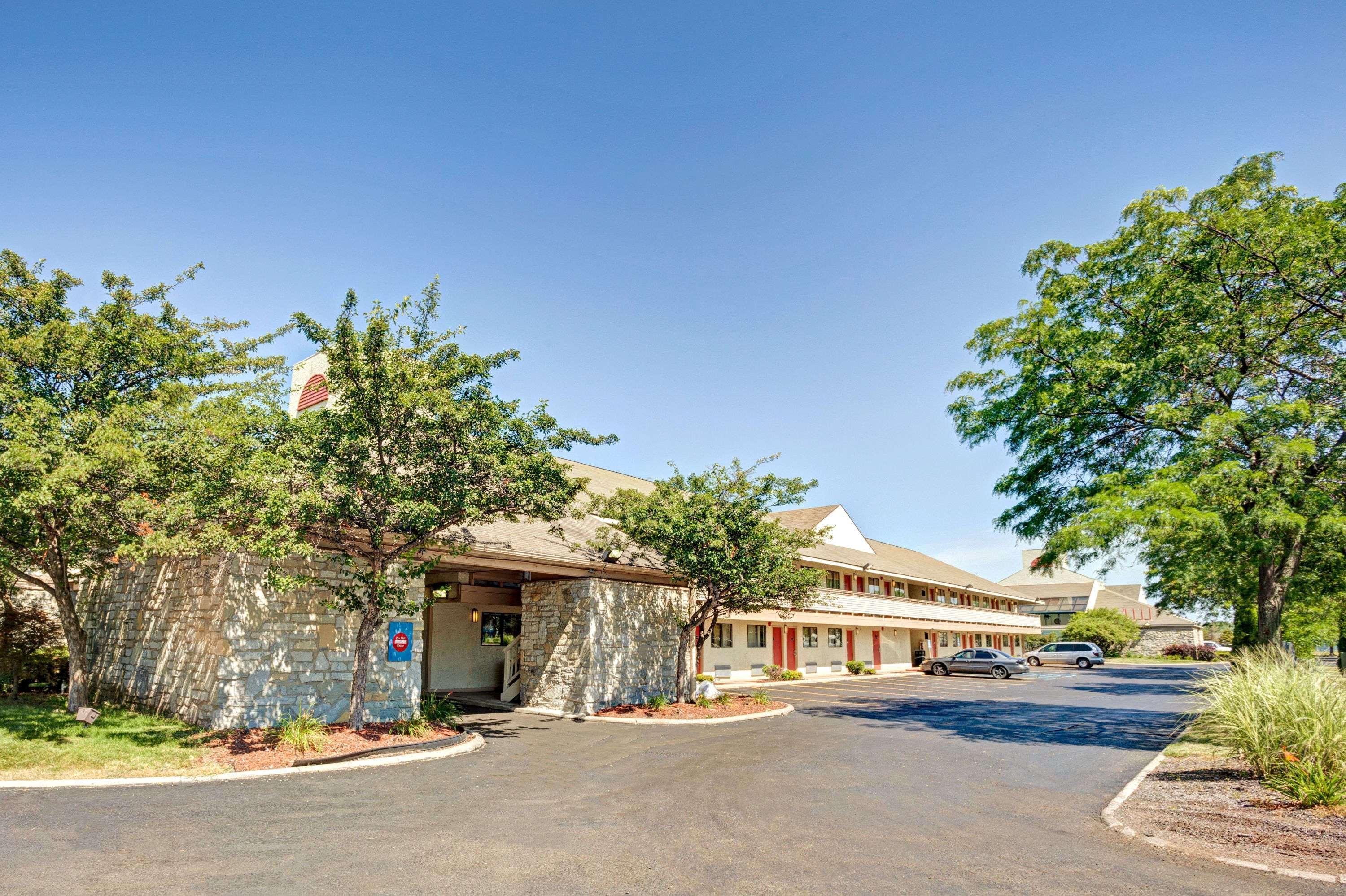 Days Inn & Suites By Wyndham Monroe Exteriör bild