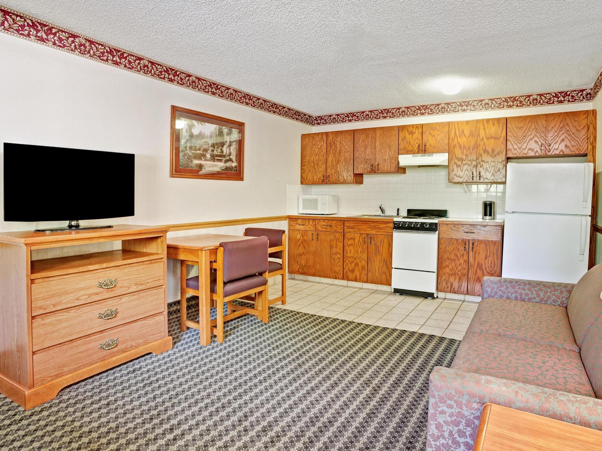 Days Inn & Suites By Wyndham Monroe Exteriör bild