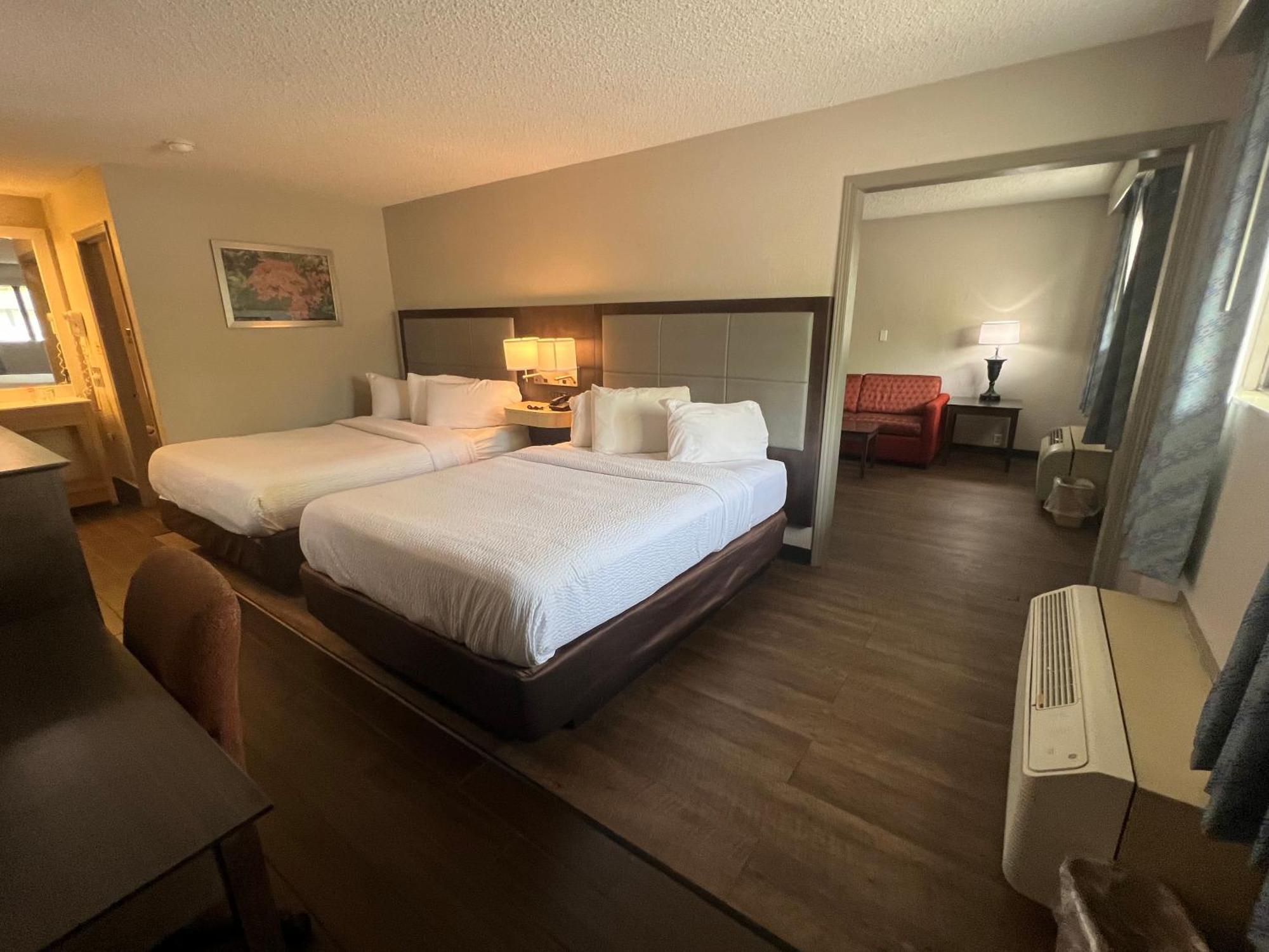 Days Inn & Suites By Wyndham Monroe Exteriör bild