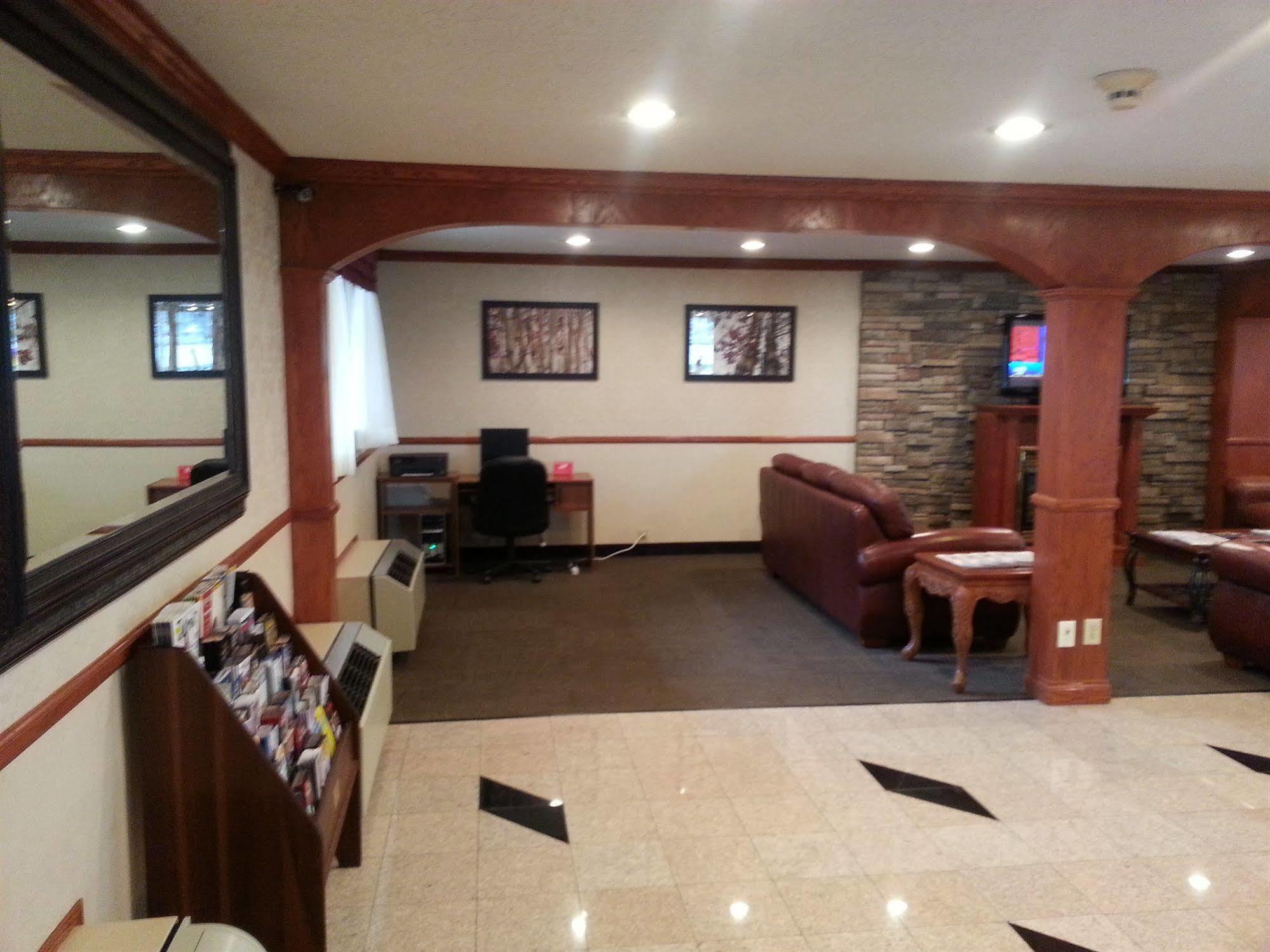 Days Inn & Suites By Wyndham Monroe Exteriör bild